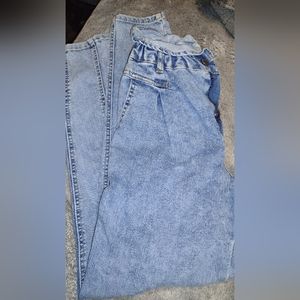 High waisted ruffled top jeans